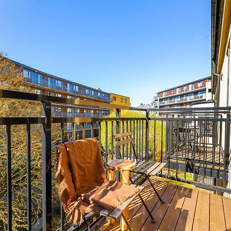 Appartement Cozy Retreat Near Centre With Balcony